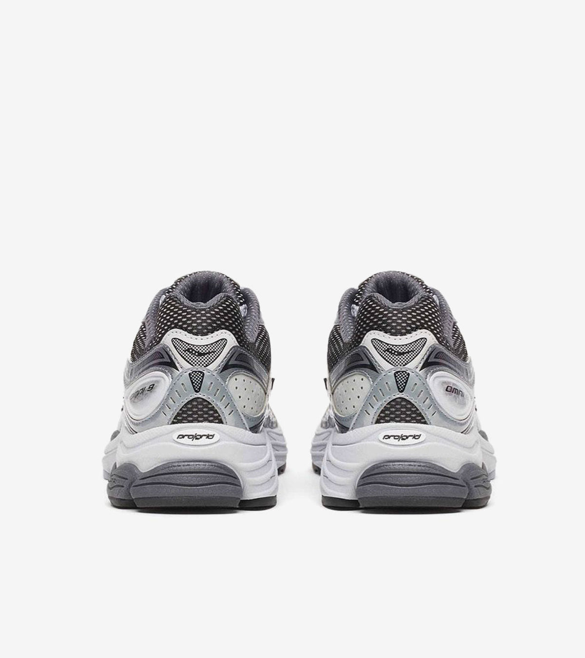 Saucony ProGrid Omni 9 Microchip